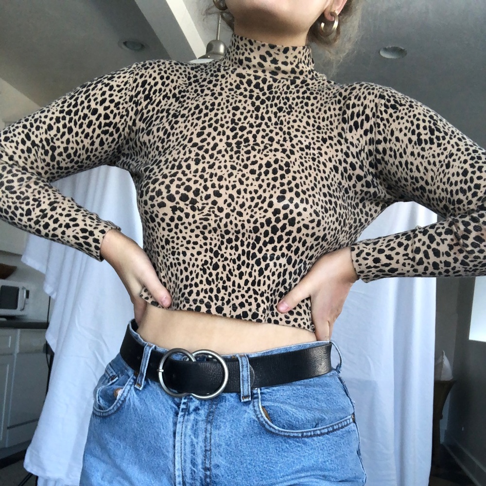 RARE BRANDY MELVILLE LEOPARD TOP